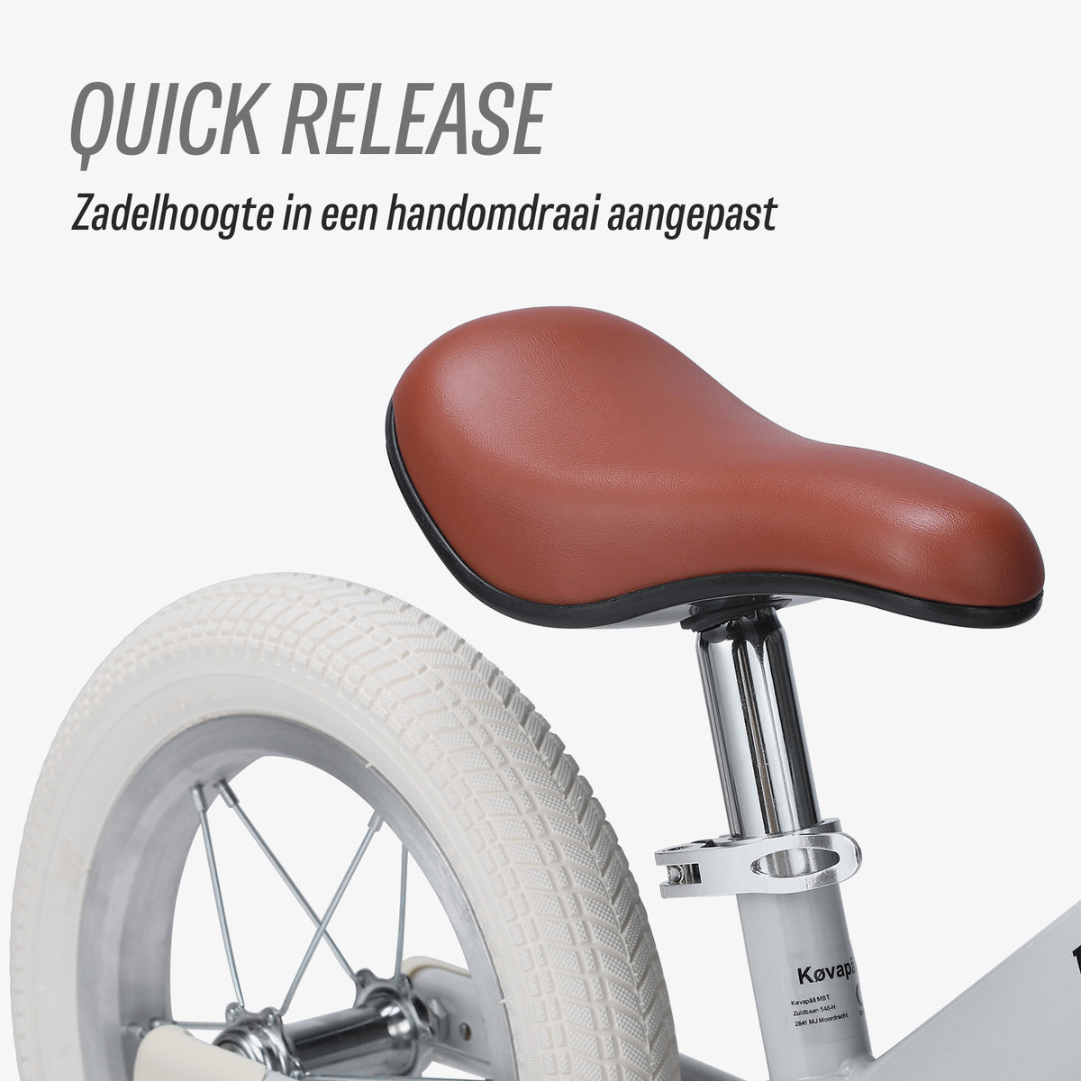 close-up van het zadel op de grijze Køvapää loopfiets
